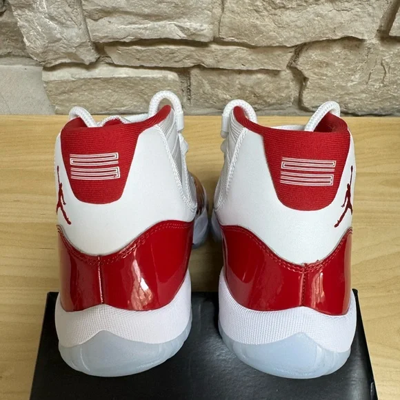 EUC Air Jordan 11 Retro Varsity Red/Cherry Men Size 8.5 - Picture 10 of 13